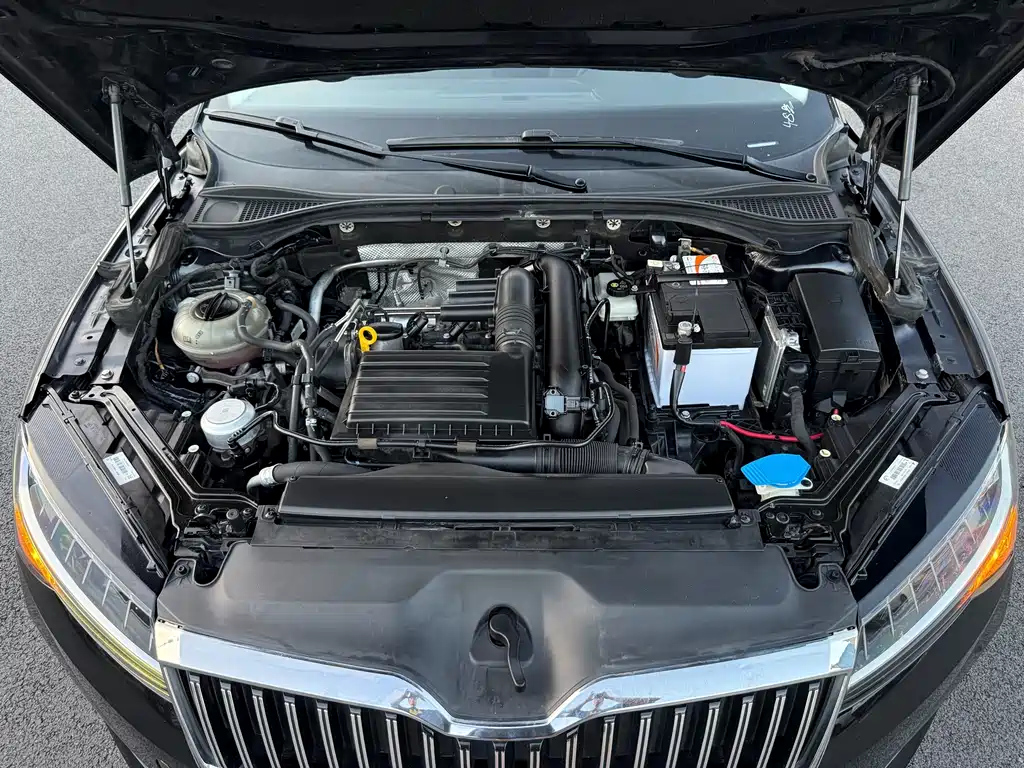 SKODA SUPERB 2019