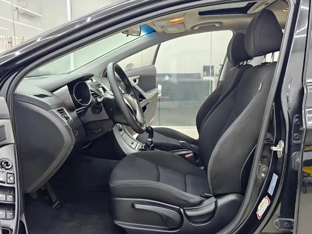 HYUNDAI ELANTRA 2013