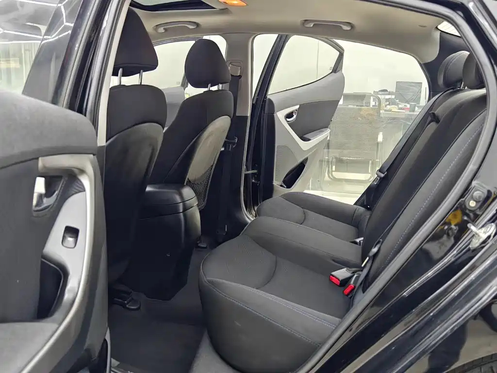 HYUNDAI ELANTRA 2013