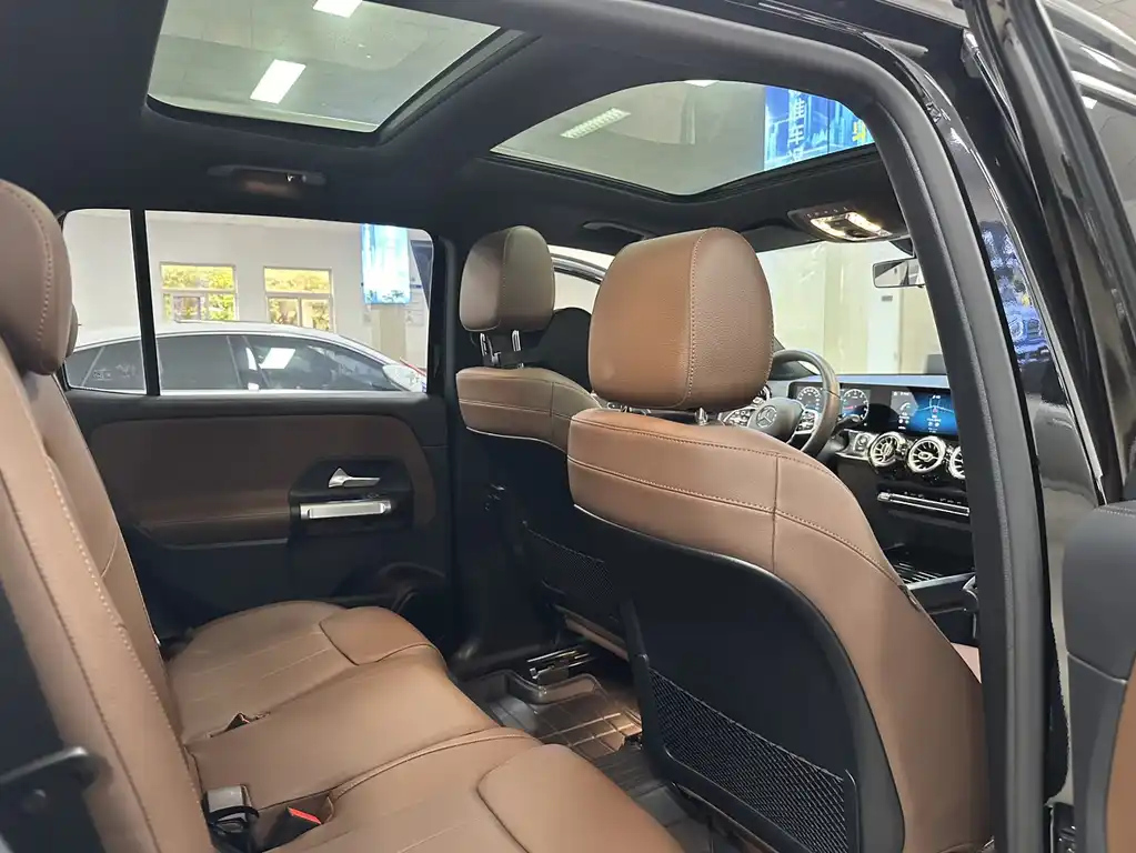 MERCEDES BENZ GLB 2023
