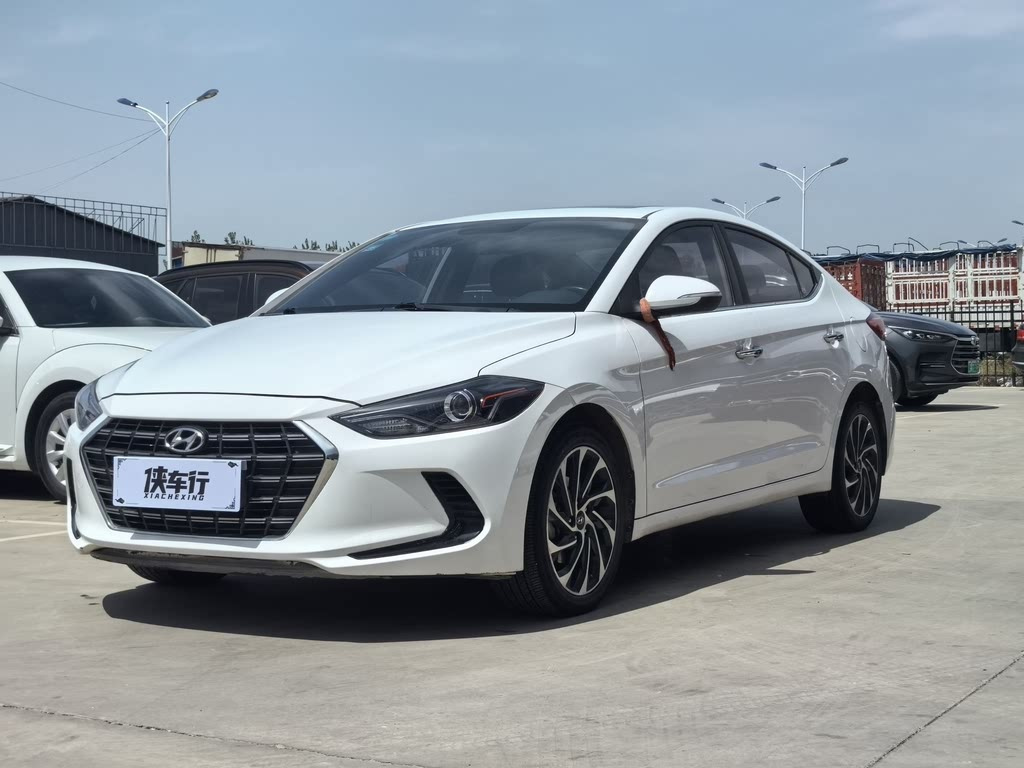 HYUNDAI ELANTRA