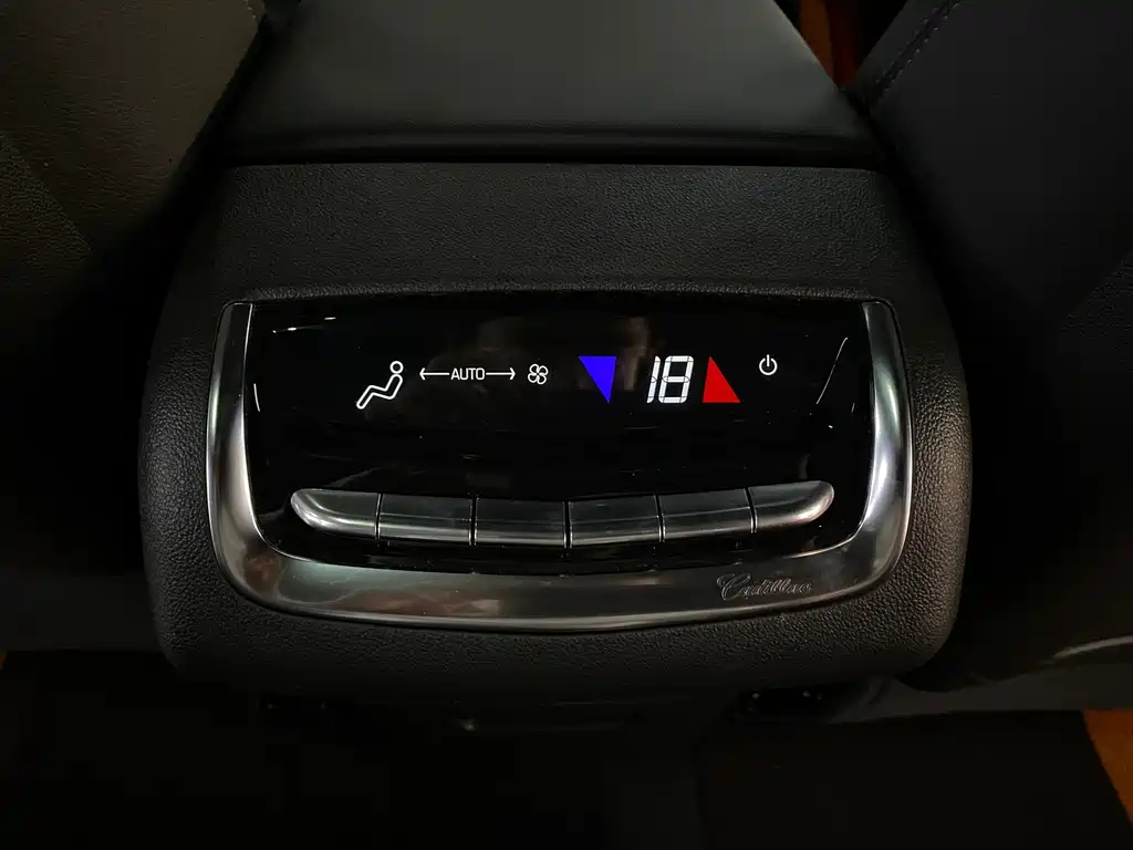 CADILLAC XT6 2022
