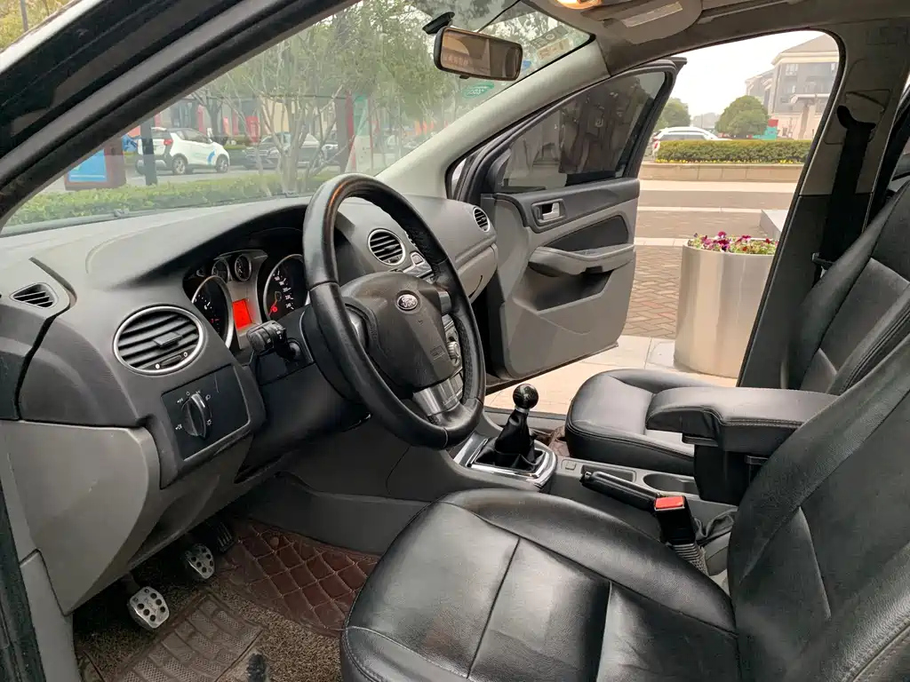 FORD FOCUS 2012