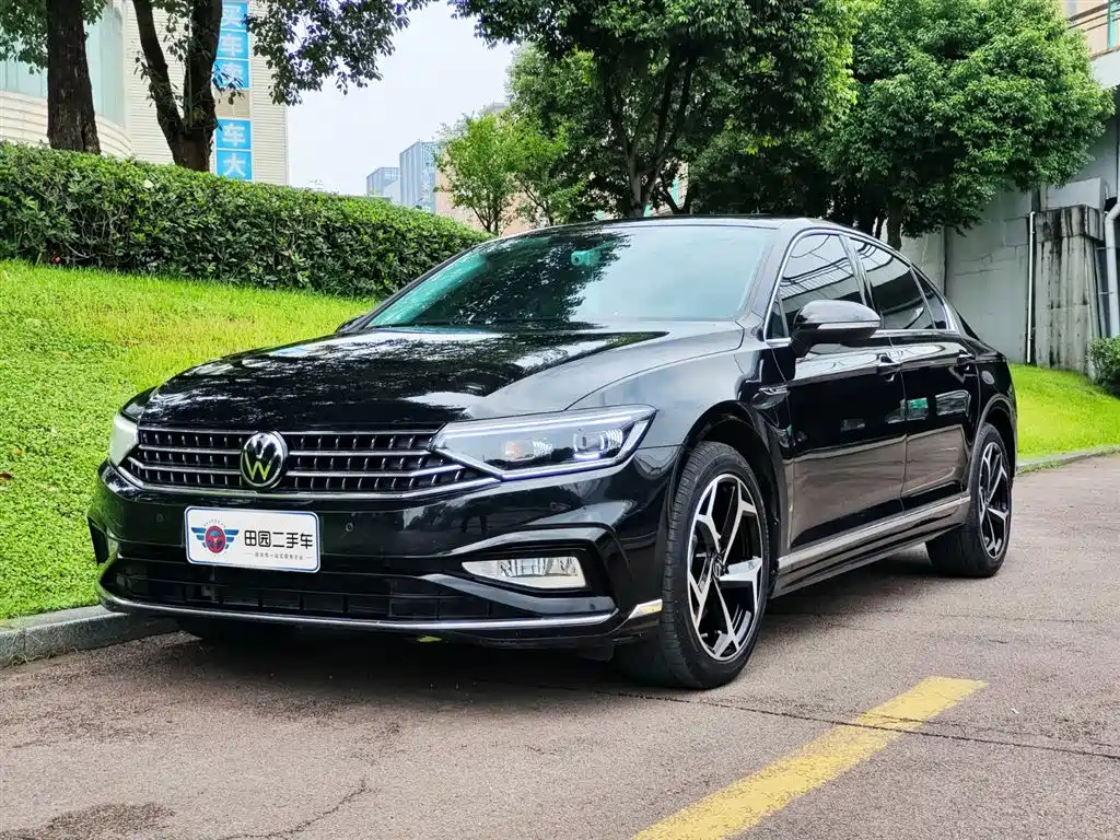 VOLKSWAGEN MAGOTAN 2023
