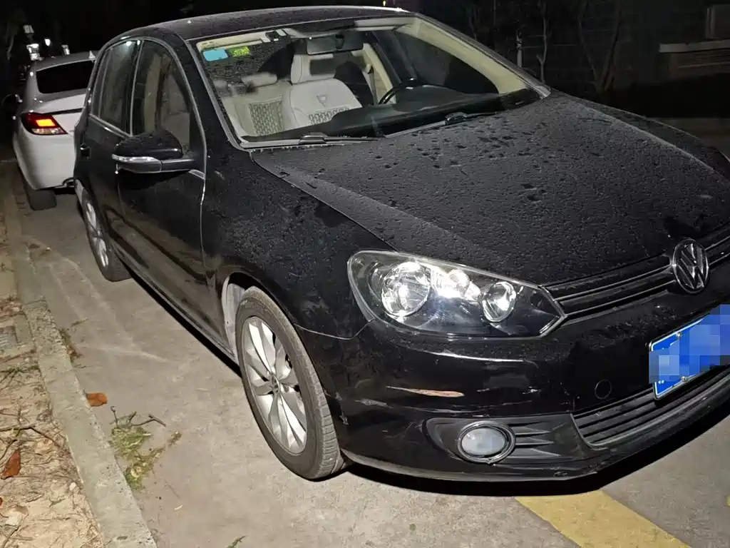 VOLKSWAGEN GOLF 2012