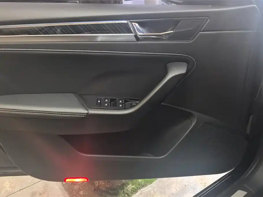 SKODA SUPERB 2019