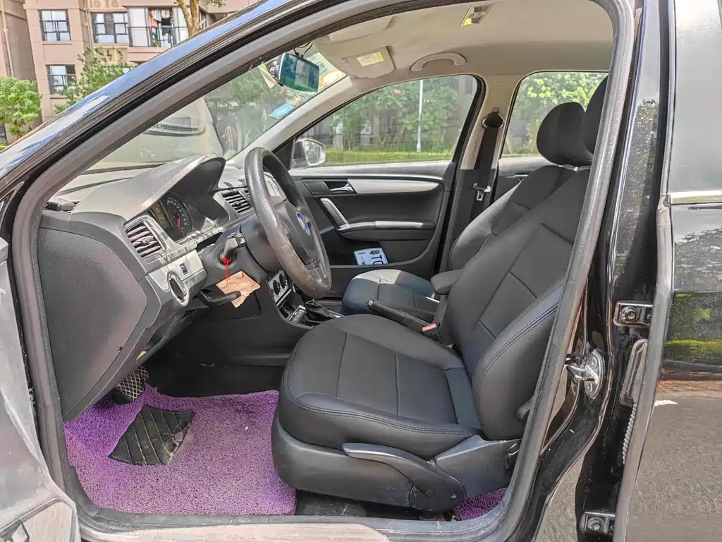 VOLKSWAGEN LAVIDA 2015