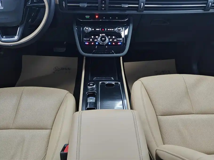 LINCOLN ADVENTURER 2022