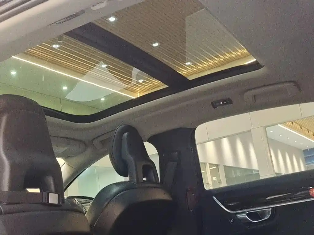 VOLVO S90 2017