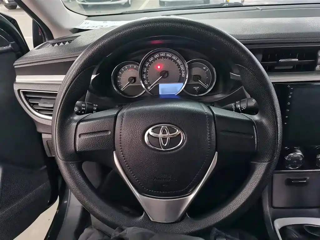 TOYOTA COROLLA 2014