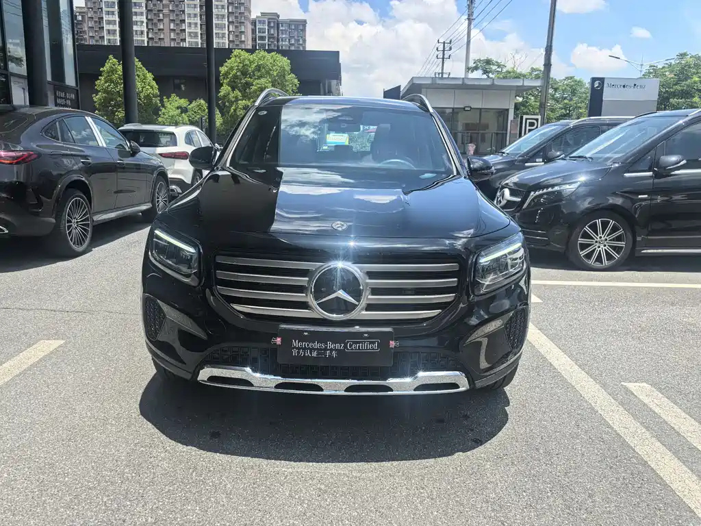 MERCEDES BENZ GLB 2024
