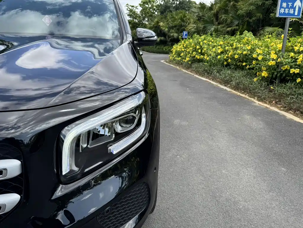 MERCEDES BENZ GLB 2021
