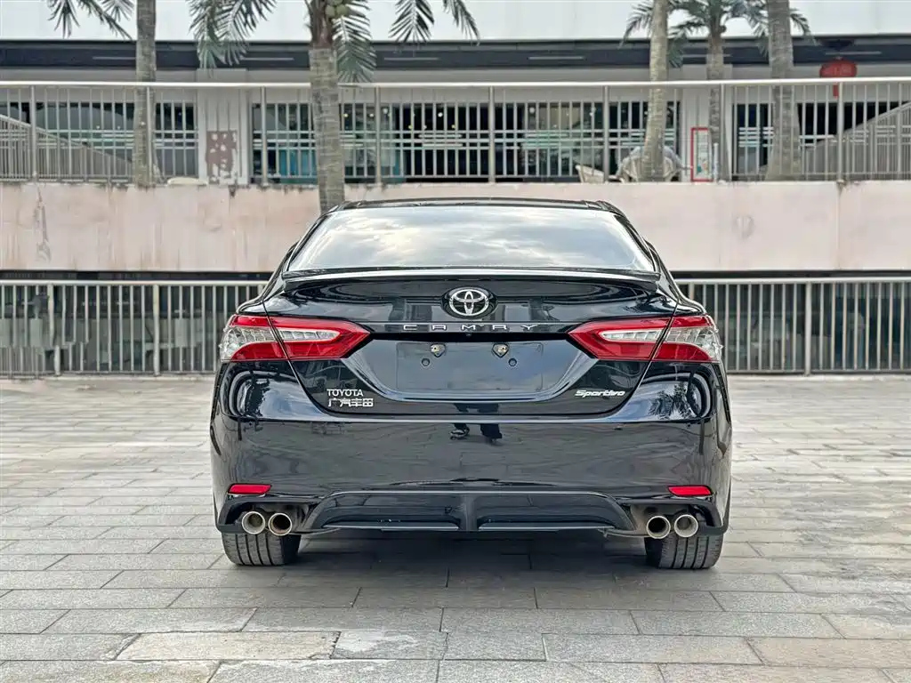 TOYOTA CAMRY 2018