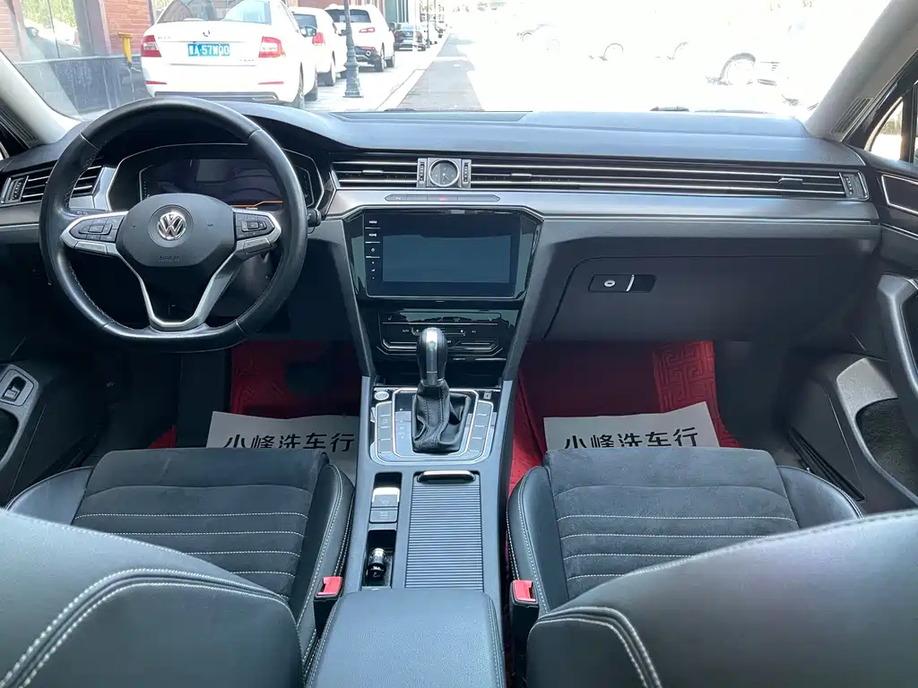 VOLKSWAGEN MAGOTAN 2020
