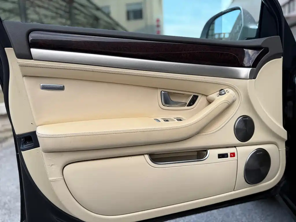 AUDI A8 2010
