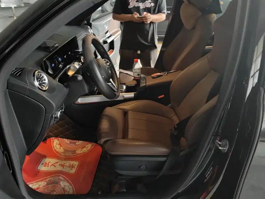 MERCEDES BENZ GLB 2021