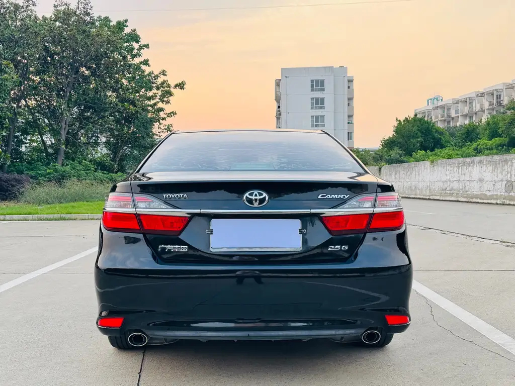 TOYOTA CAMRY 2015