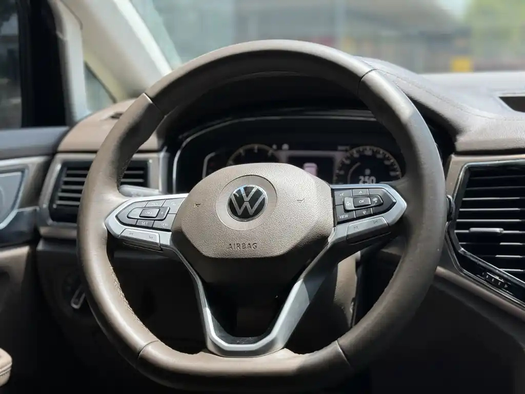 VOLKSWAGEN VILORAN 2020