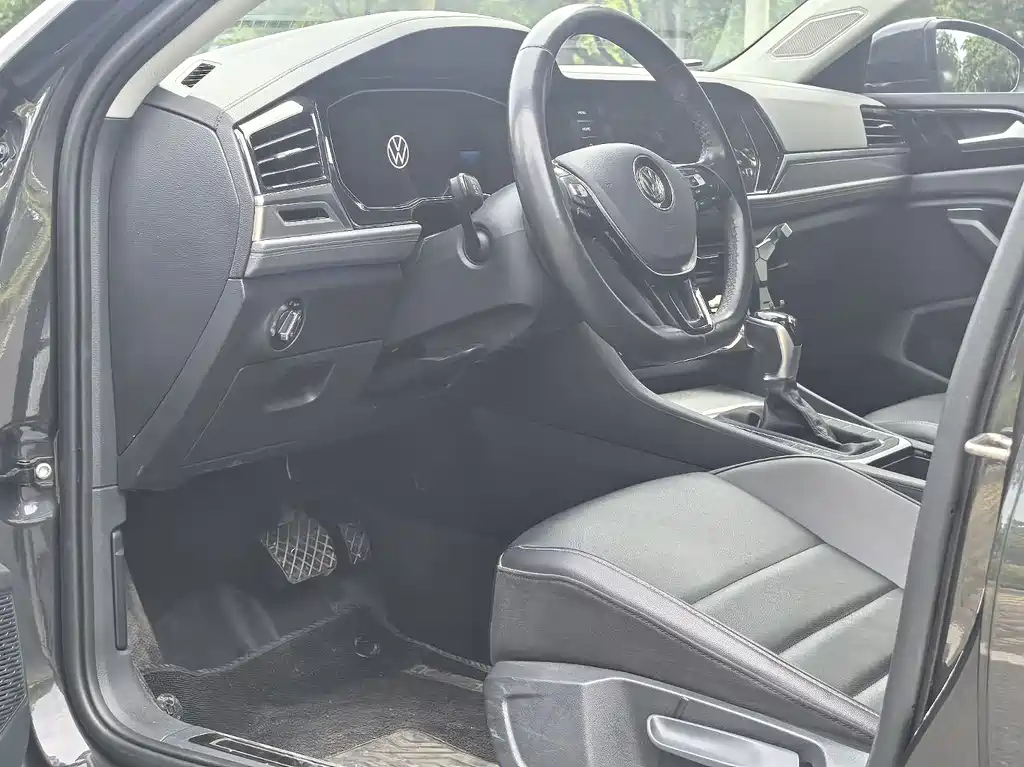VOLKSWAGEN SAGITAR 2021