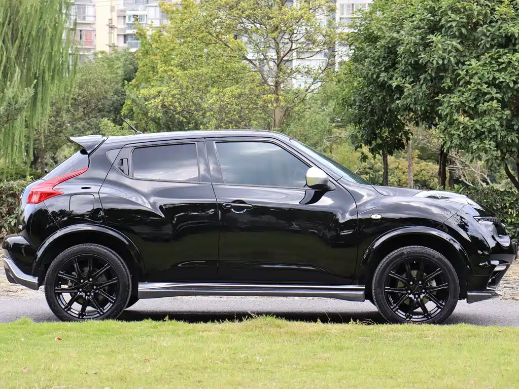 INFINITI ESQ 2017