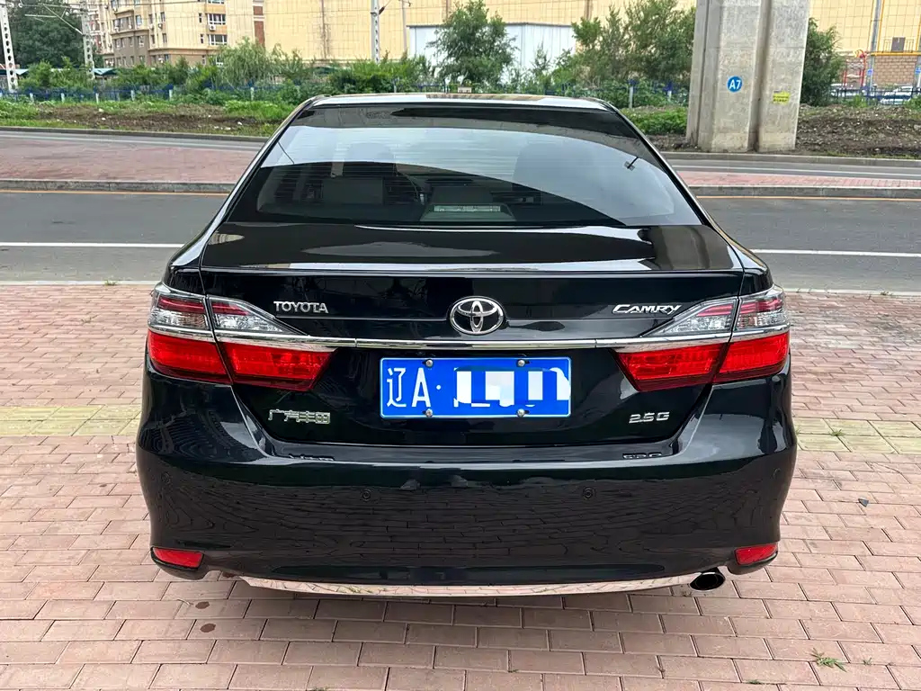 TOYOTA CAMRY 2016