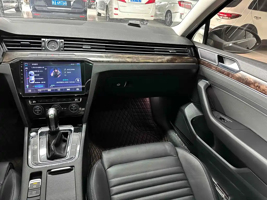 VOLKSWAGEN MAGOTAN 2018