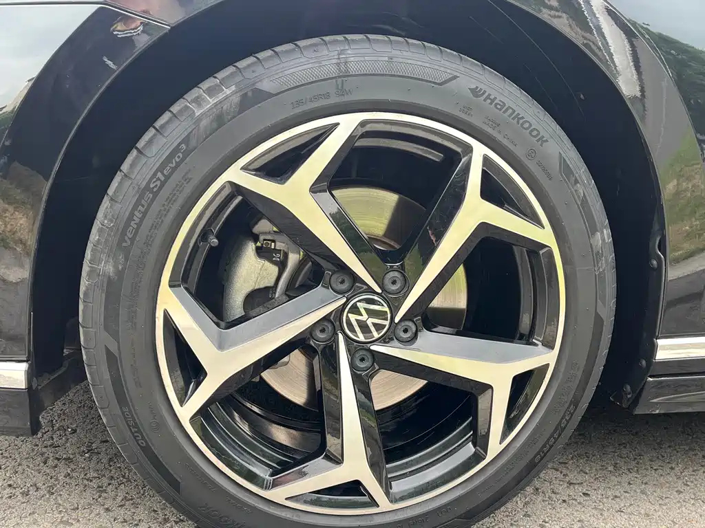 VOLKSWAGEN MAGOTAN 2023