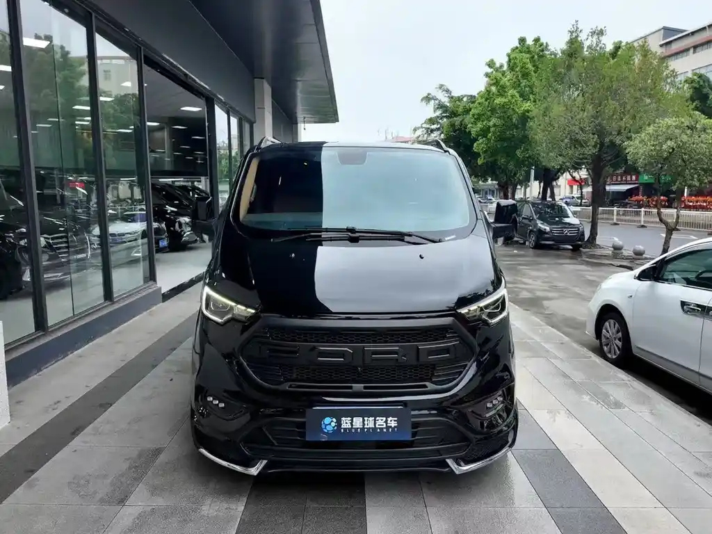FORD TOUREO 2024