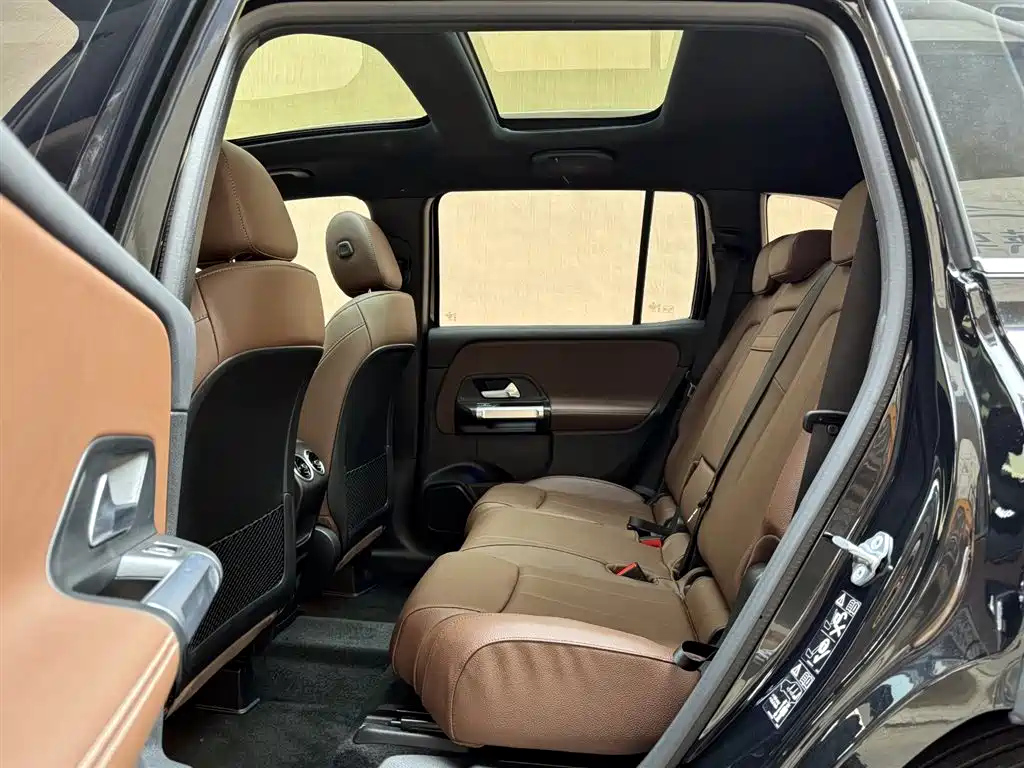 MERCEDES BENZ GLB 2023
