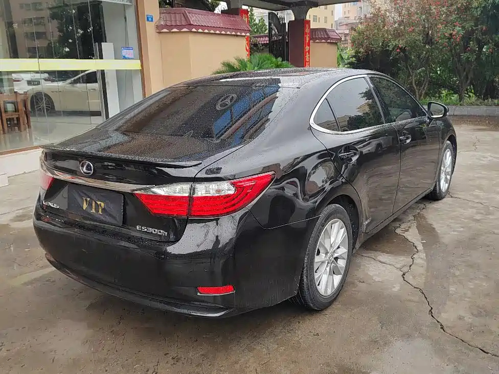 LEXUS ES 2013