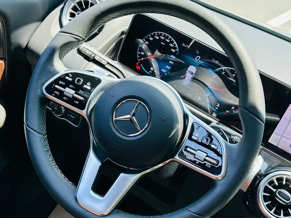 MERCEDES BENZ GLB 2022