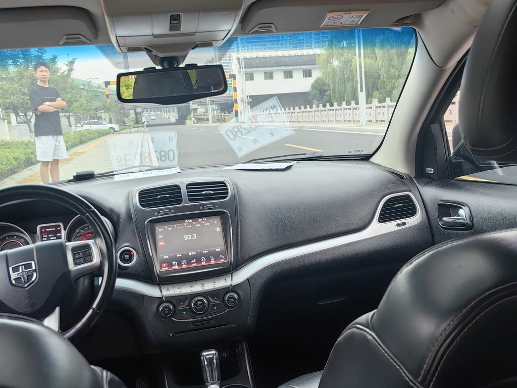 DODGE JCUV 2013
