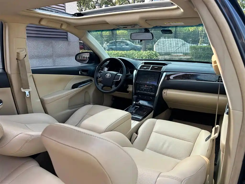 TOYOTA CAMRY 2016