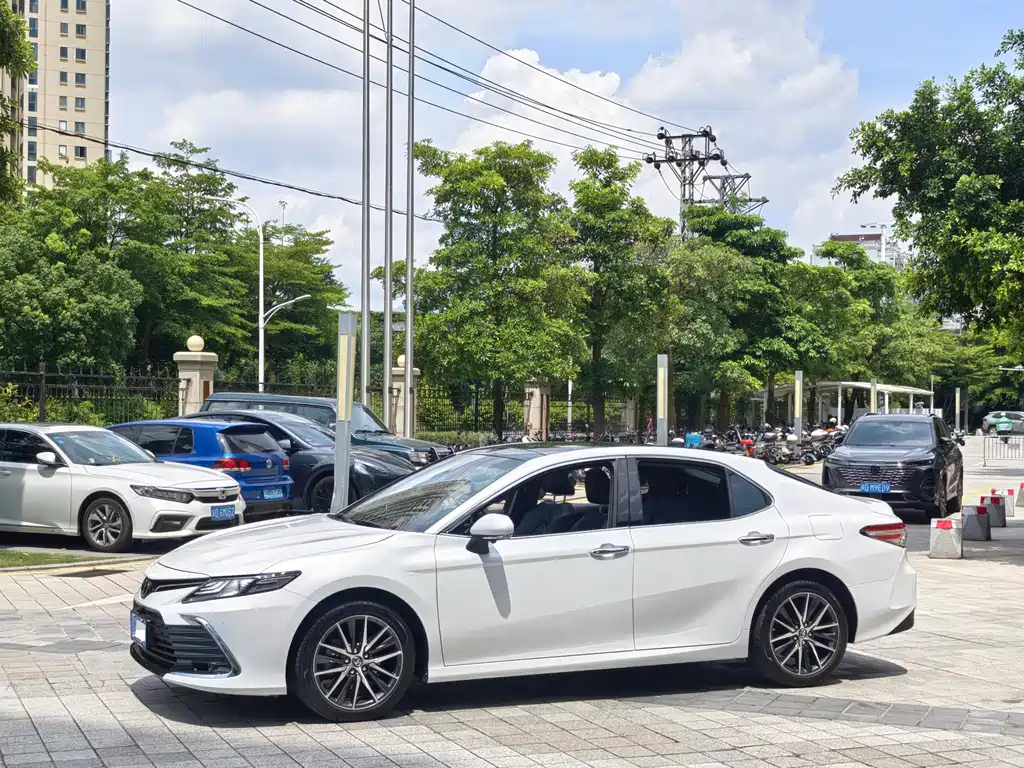 TOYOTA CAMRY 2021