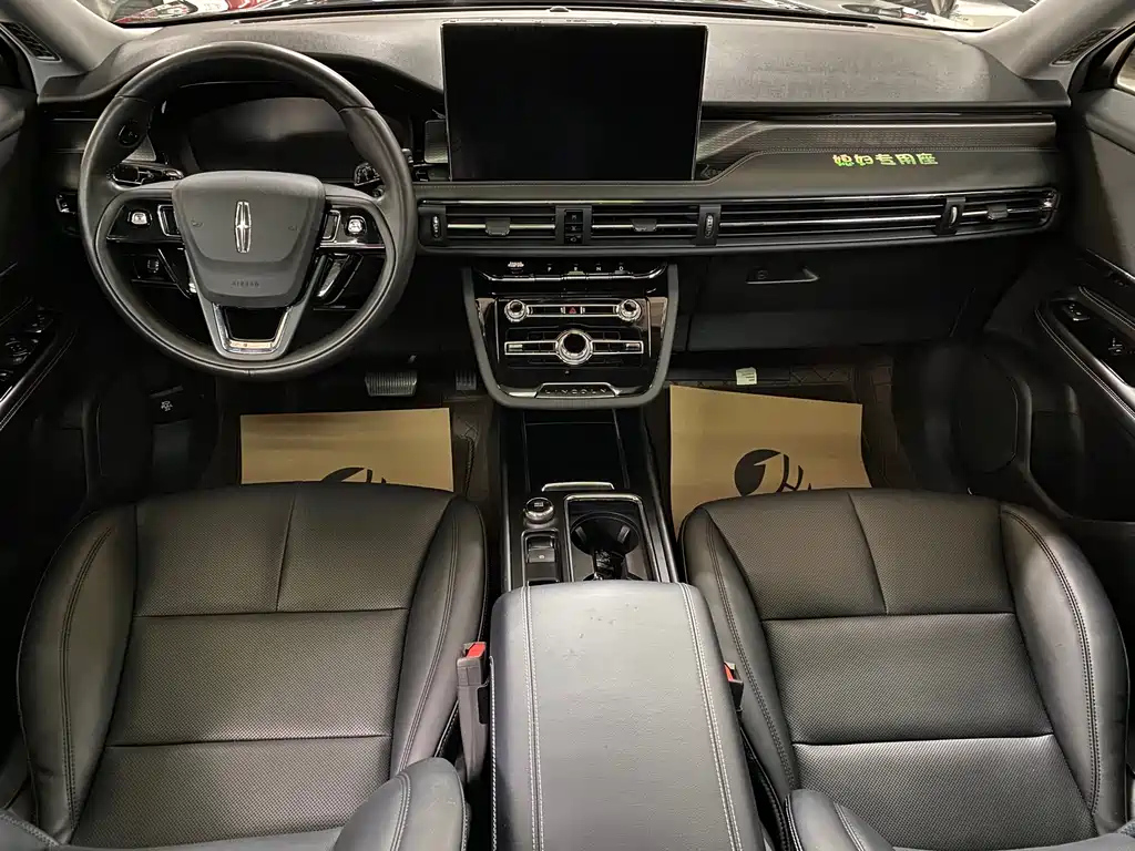 LINCOLN ADVENTURER 2022