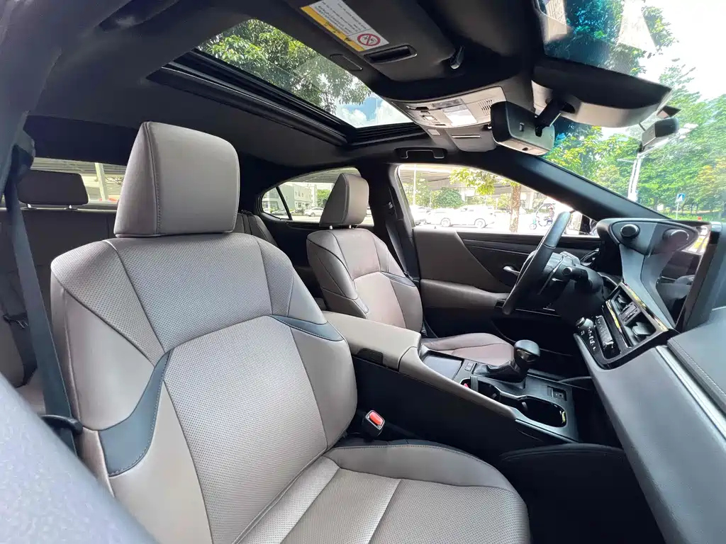 LEXUS ES 2022