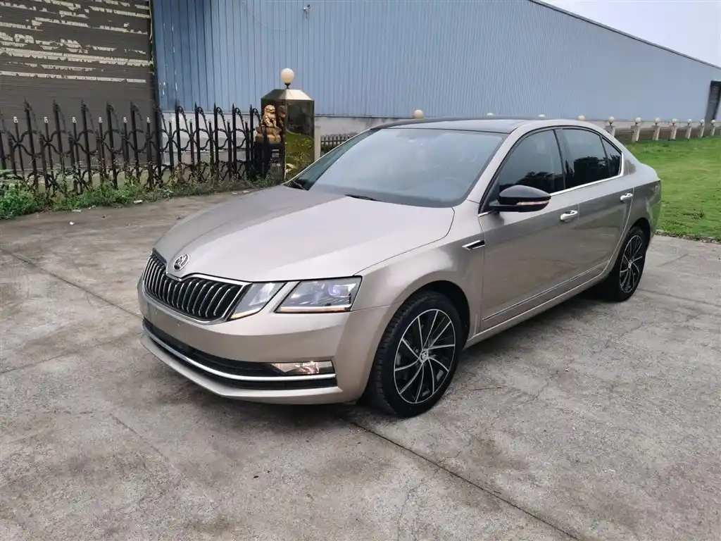 SKODA OCTAVIA 2019