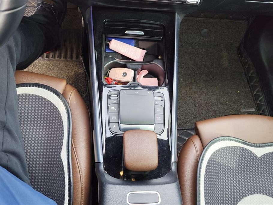 MERCEDES BENZ GLB 2021