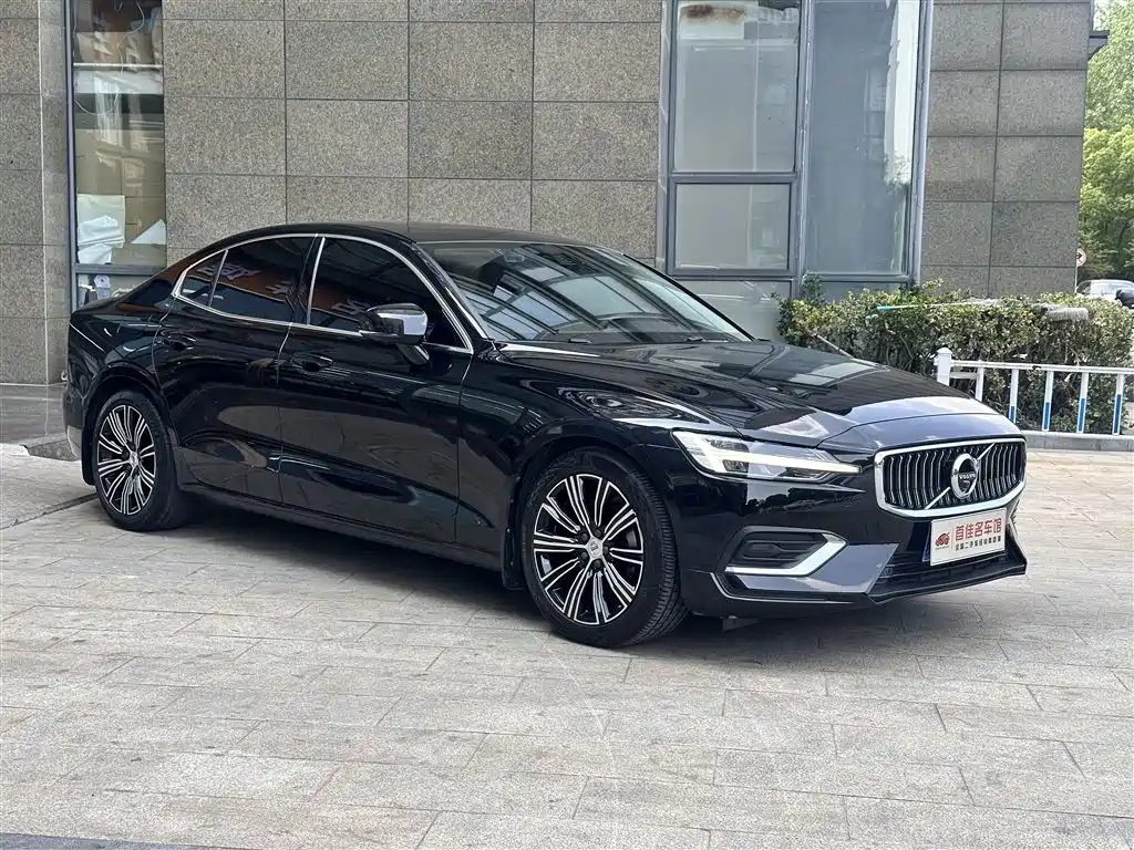 VOLVO S60 2021