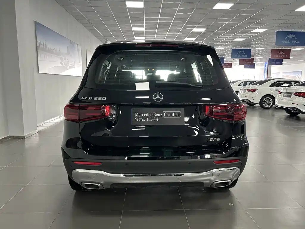 MERCEDES BENZ GLB 2024
