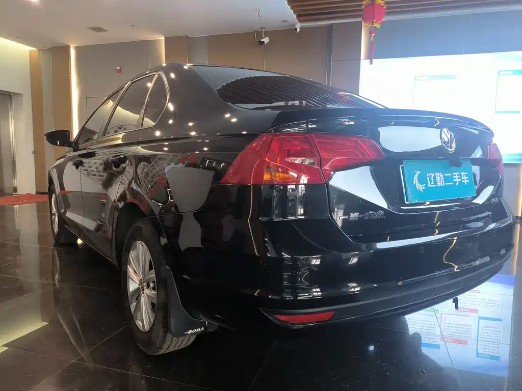 VOLKSWAGEN BORA 2018