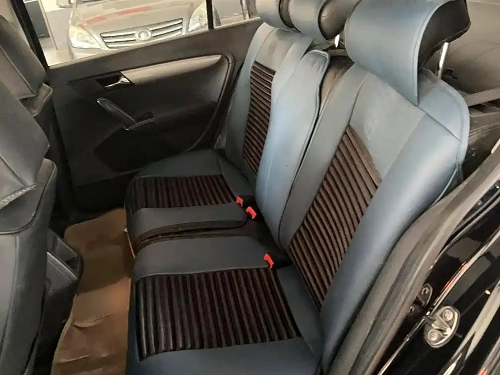 VOLKSWAGEN LAVIDA 2013