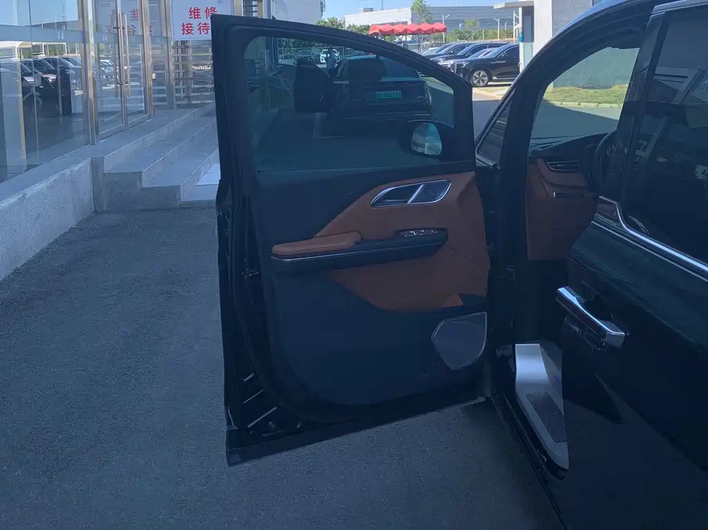 HONGQI HQ9 2023