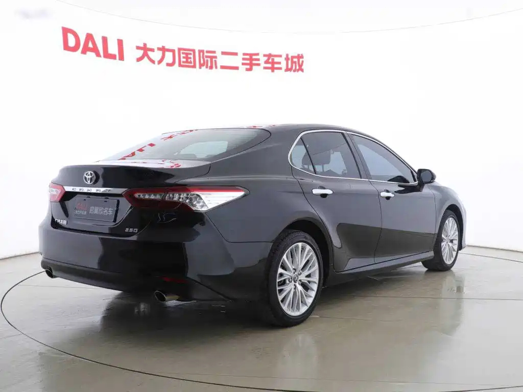 TOYOTA CAMRY 2020
