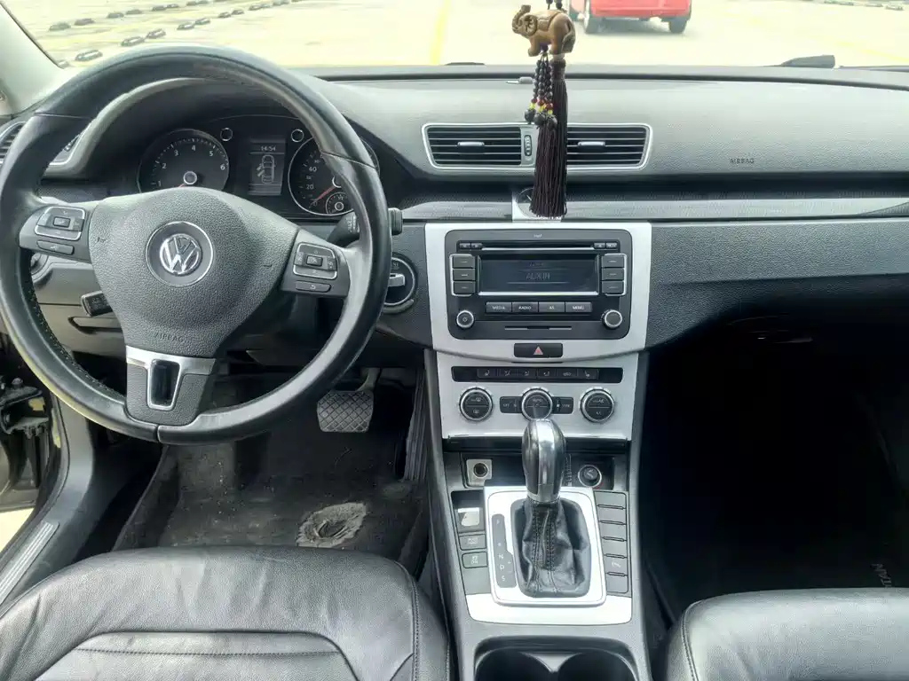 VOLKSWAGEN MAGOTAN 2012