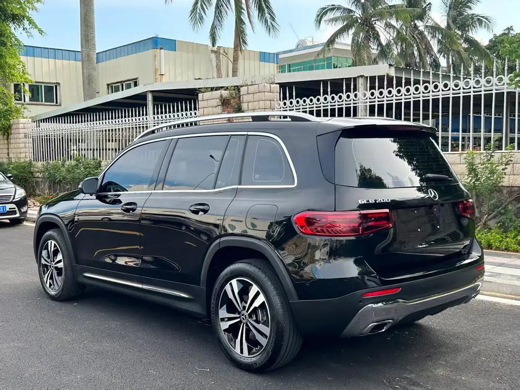 MERCEDES BENZ GLB 2024