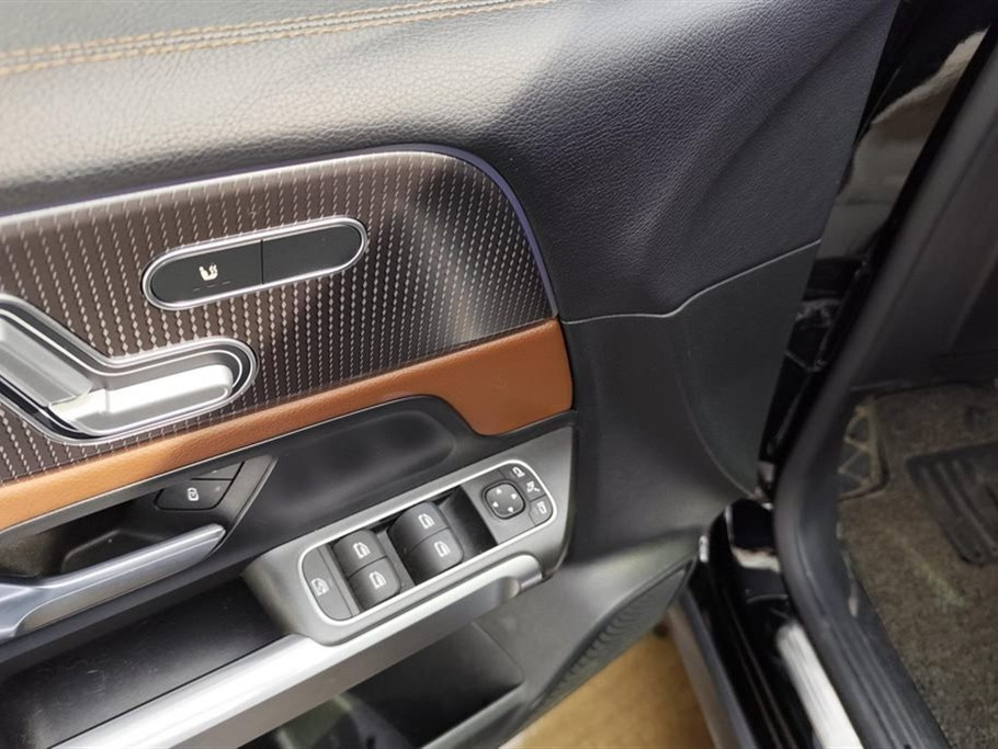 MERCEDES BENZ GLB 2021