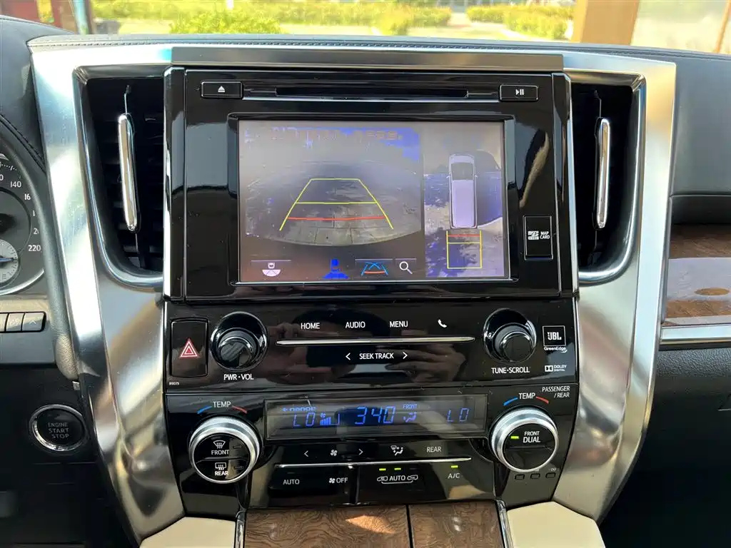 TOYOTA ALPHARD 2017