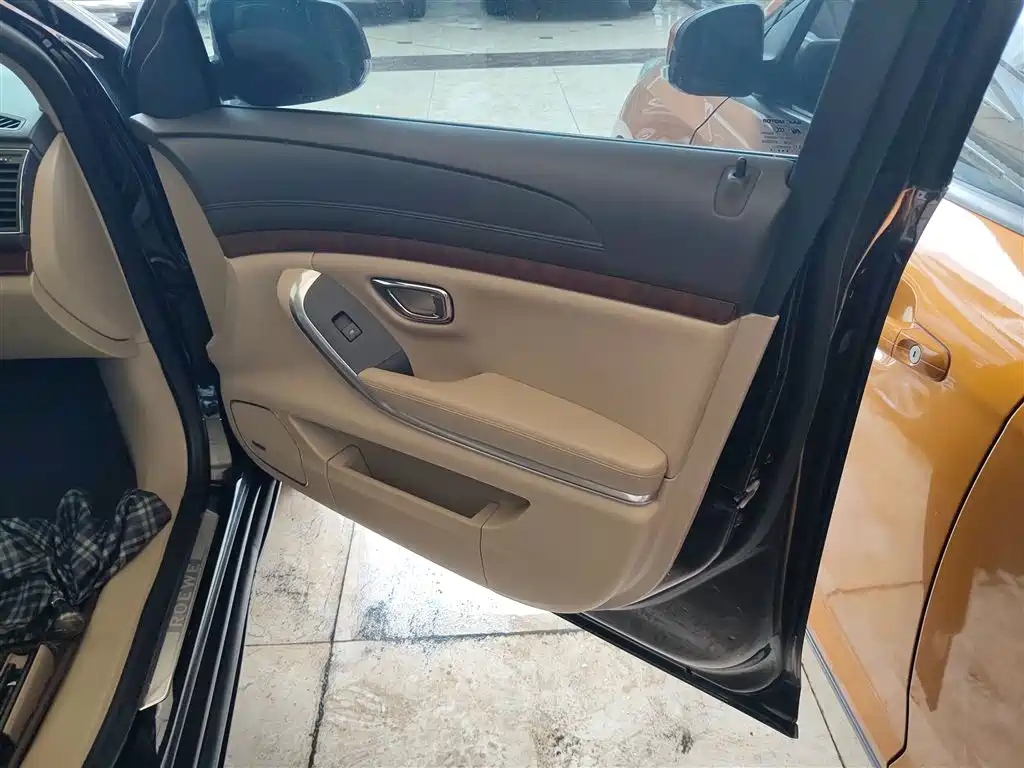 ROEWE 950 2015