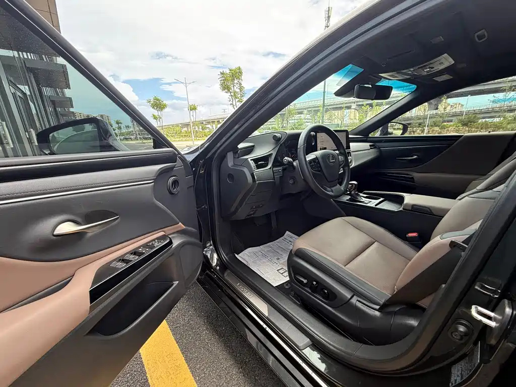 LEXUS ES 2022